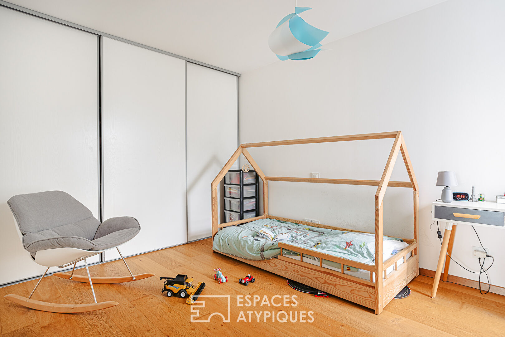 Penthouse lumineux à la vue panoramique et son garage XXL