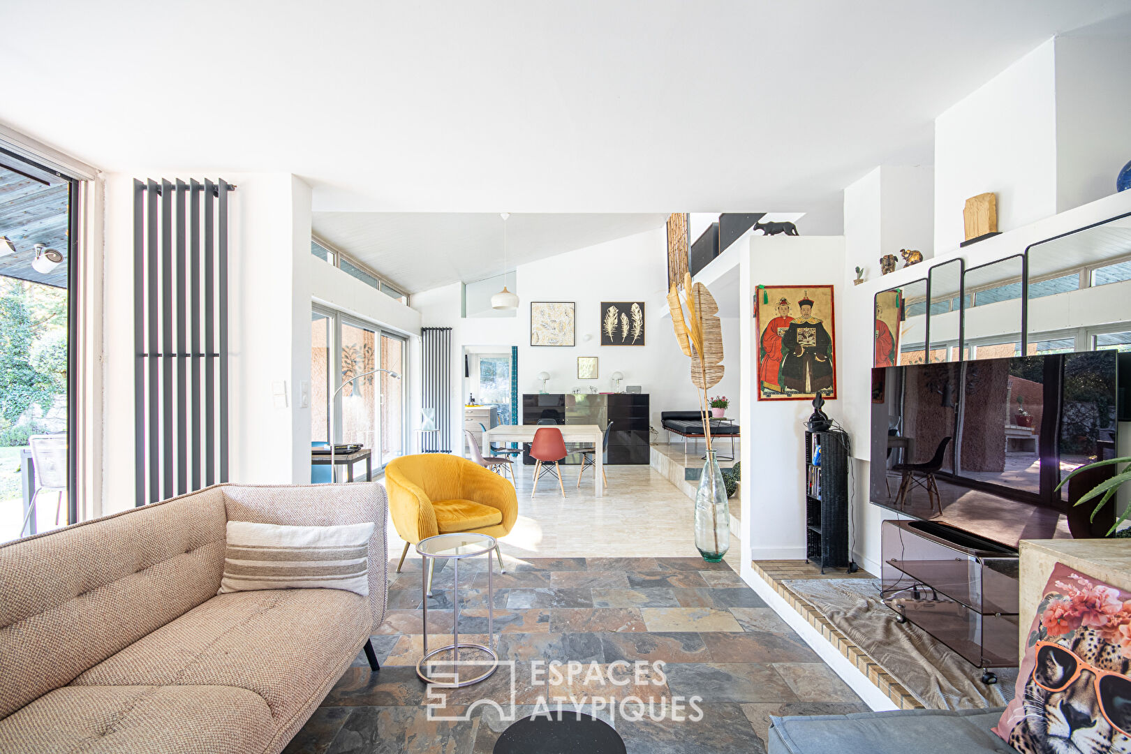 Architect-designed villa with a seventies signature