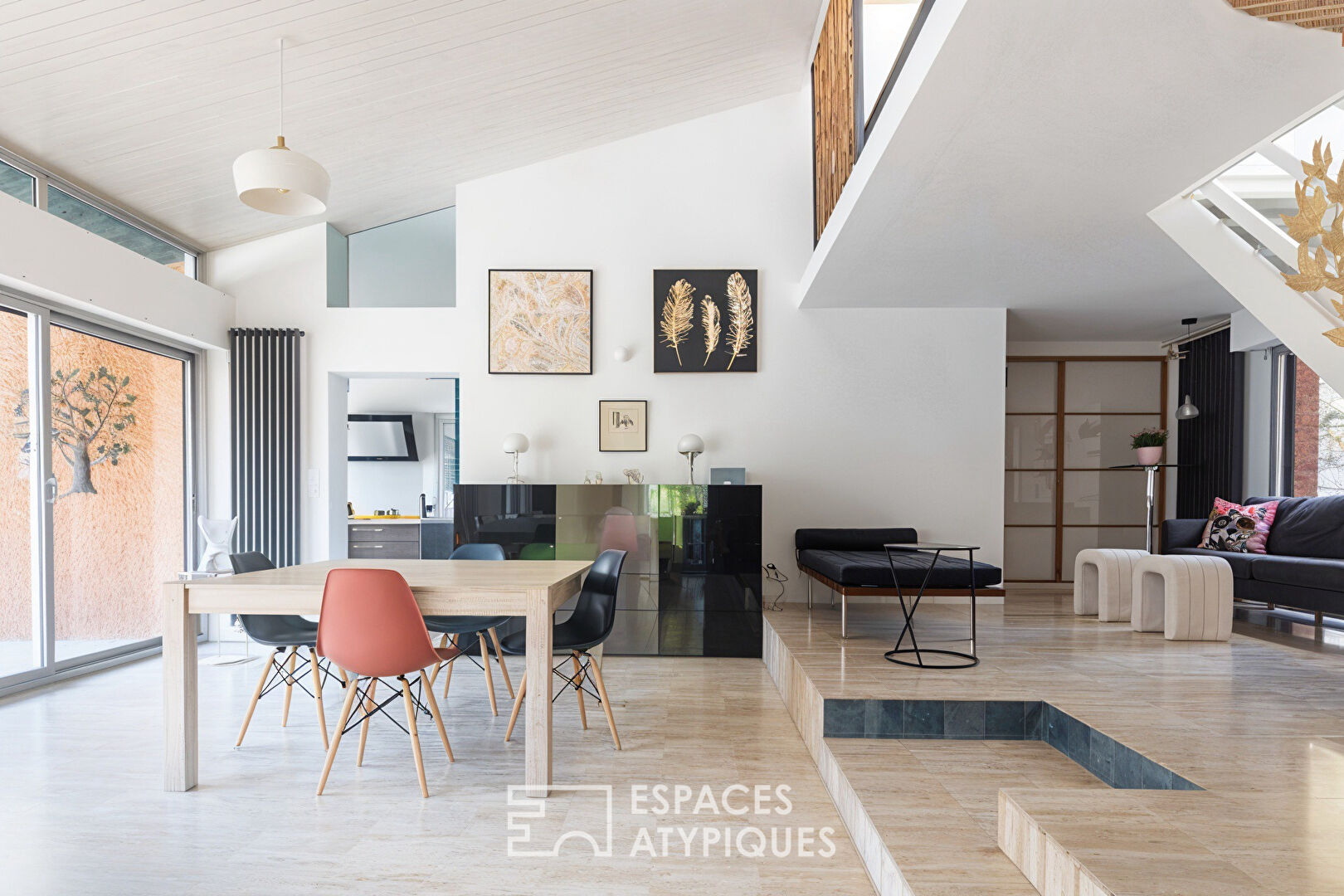 Architect-designed villa with a seventies signature