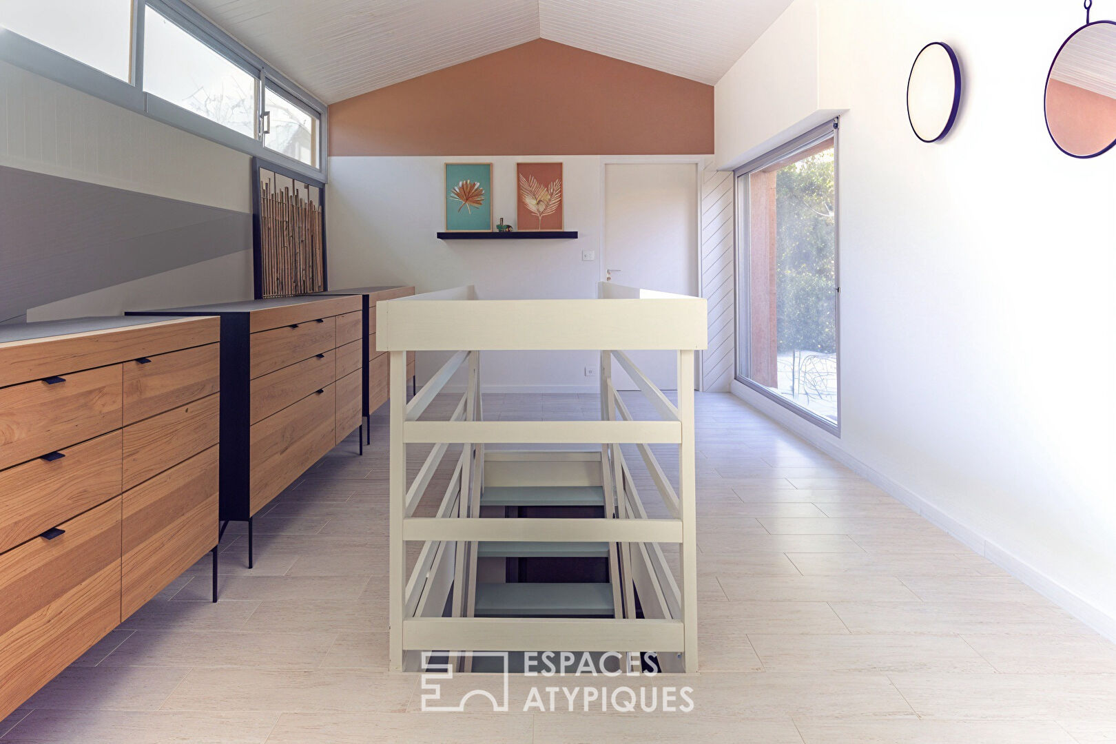 Architect-designed villa with a seventies signature