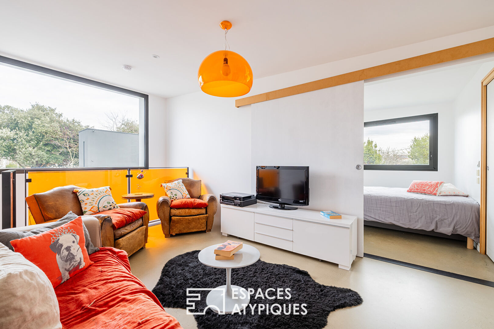 An urban oasis for this contemporary woman from La Rochelle