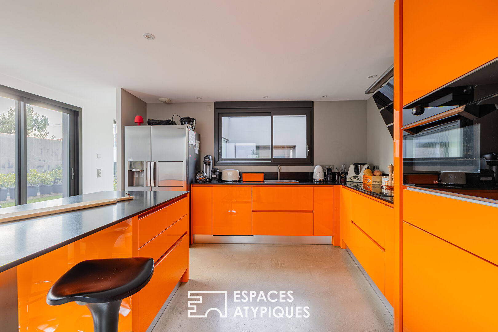 An urban oasis for this contemporary woman from La Rochelle