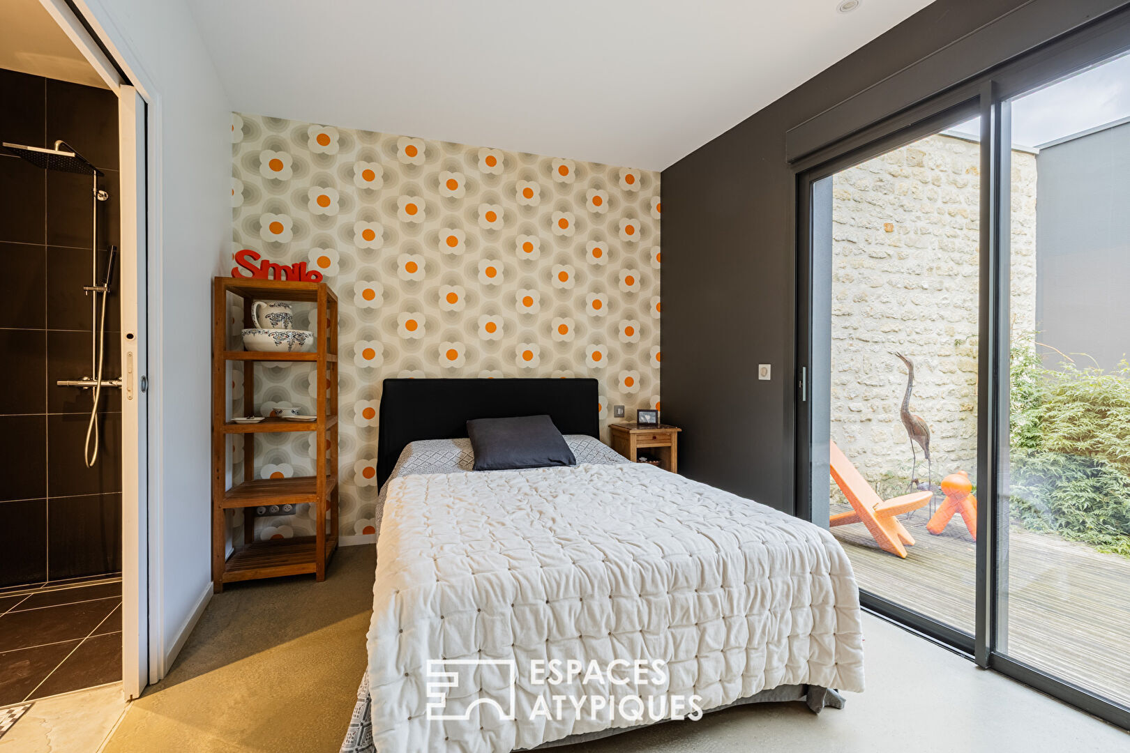 An urban oasis for this contemporary woman from La Rochelle