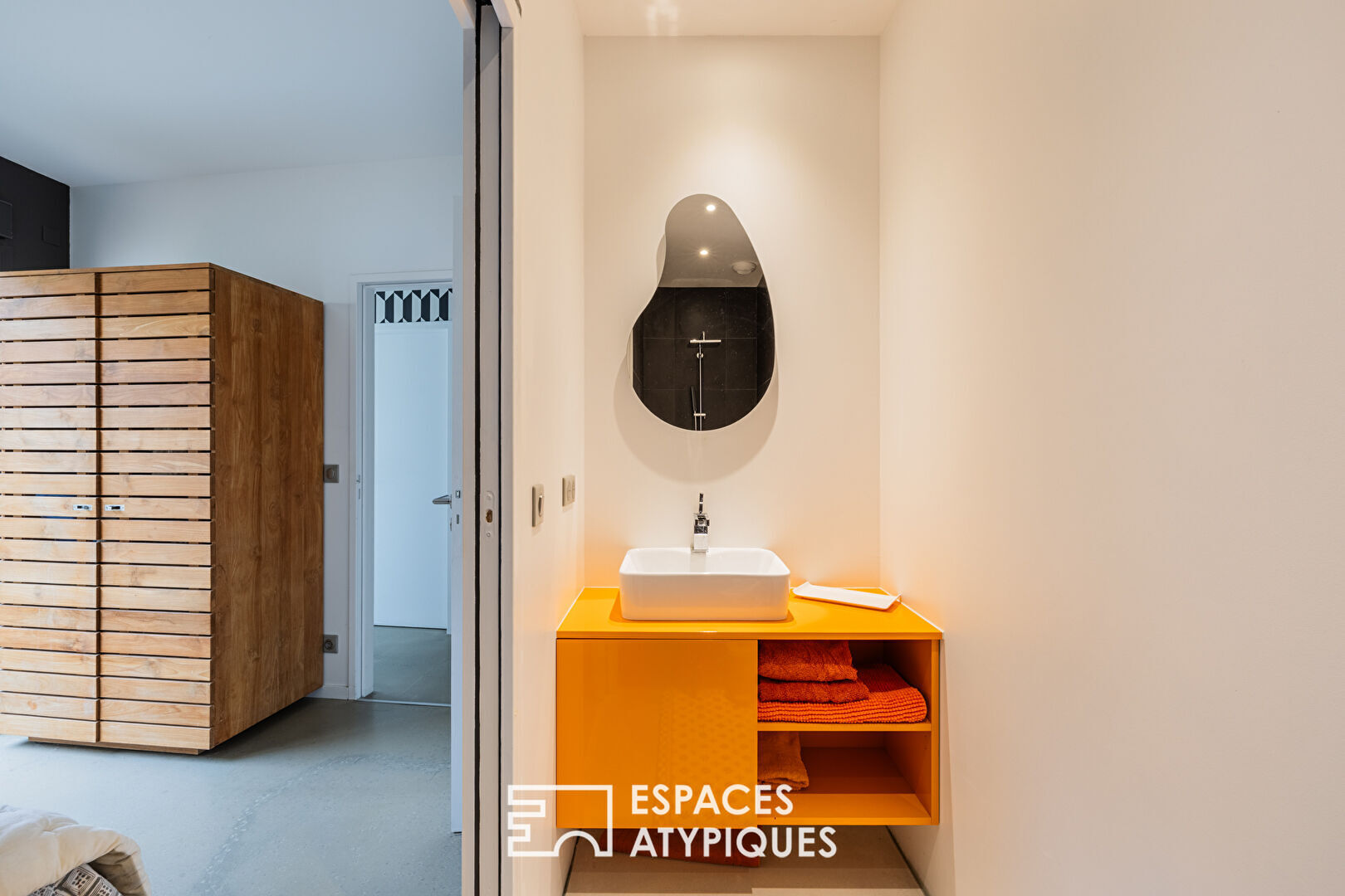 An urban oasis for this contemporary woman from La Rochelle