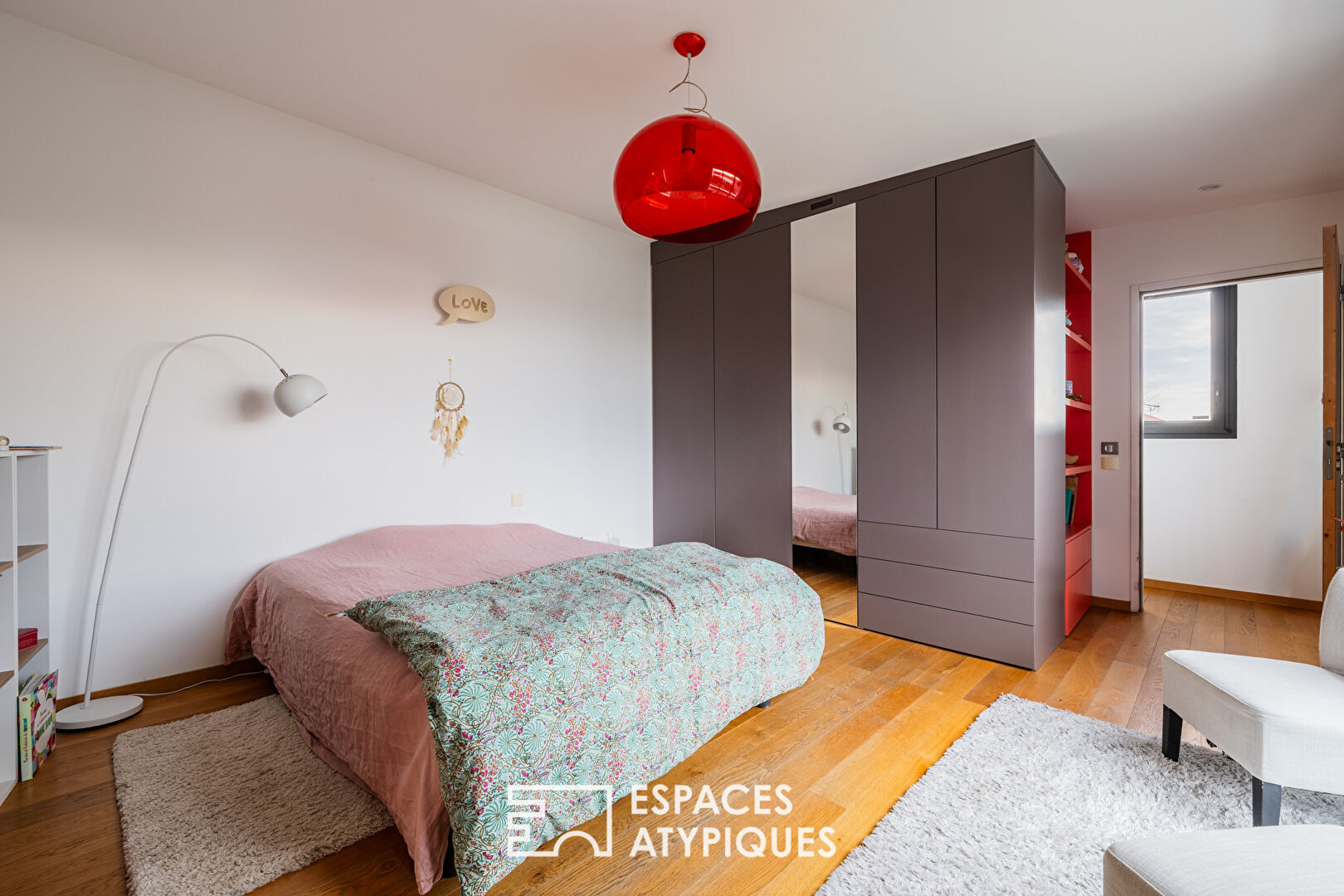 An urban oasis for this contemporary woman from La Rochelle