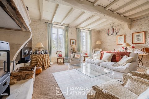 Maison de bourg rénovée et son jardin intime avec piscine