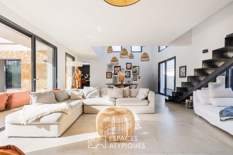 Maison d’architecte solaire avec piscine