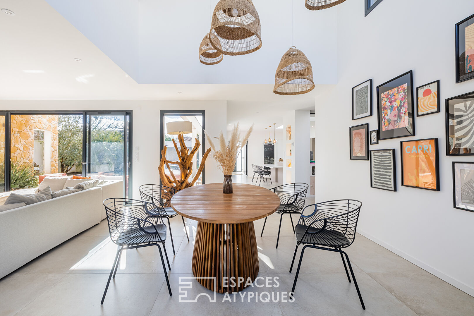 Maison d&rsquo;architecte solaire avec piscine