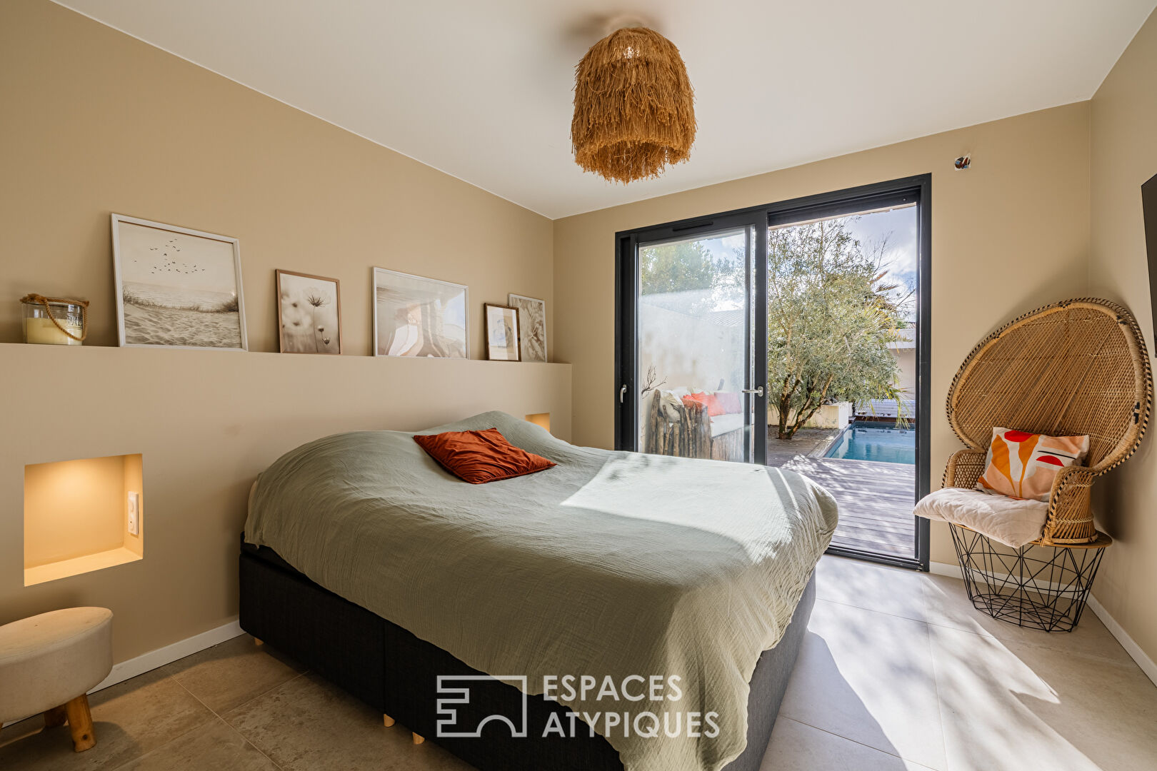 Maison d&rsquo;architecte solaire avec piscine