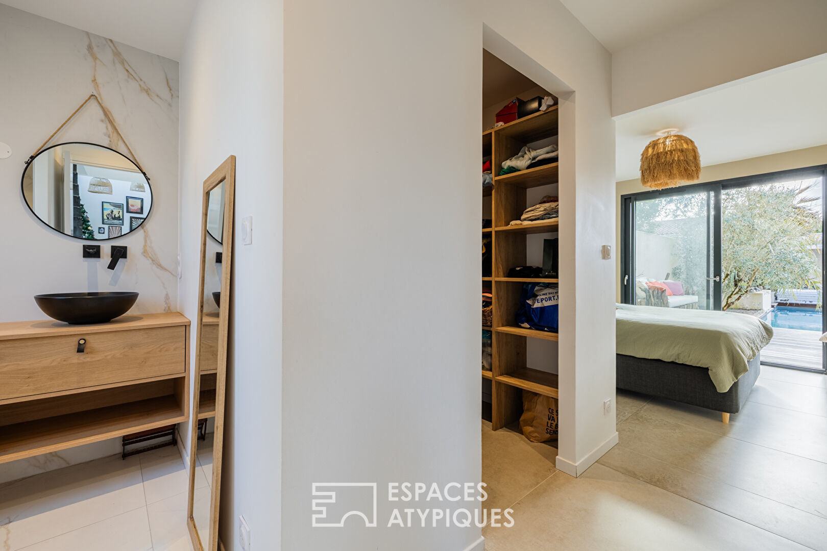 Maison d&rsquo;architecte solaire avec piscine