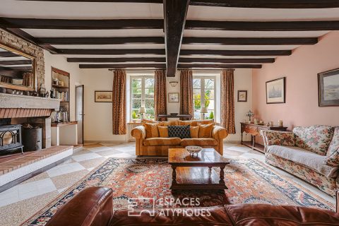 Ancien moulin aux maisons de charme et ses dépendances