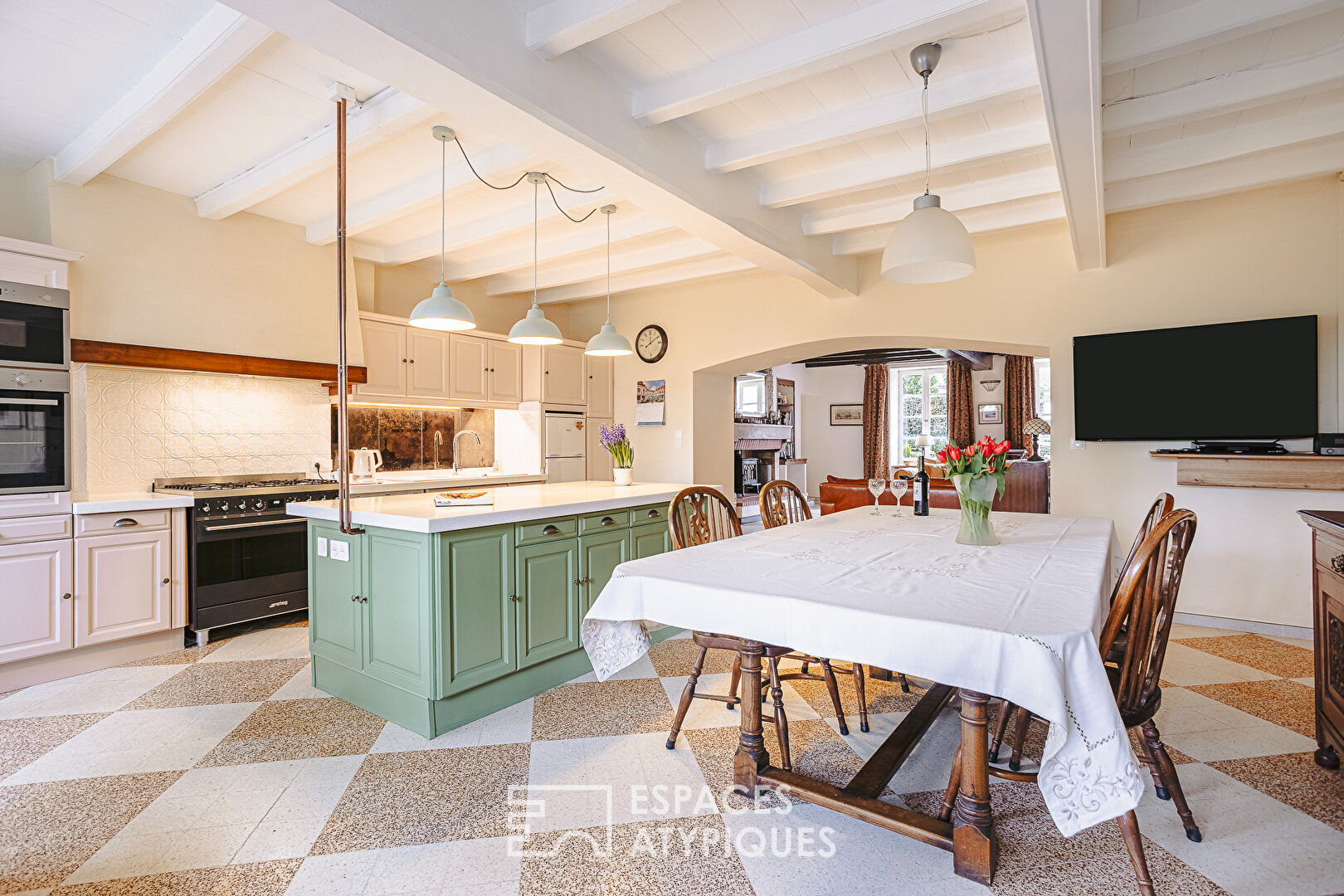 Ancien moulin aux maisons de charme et ses dépendances