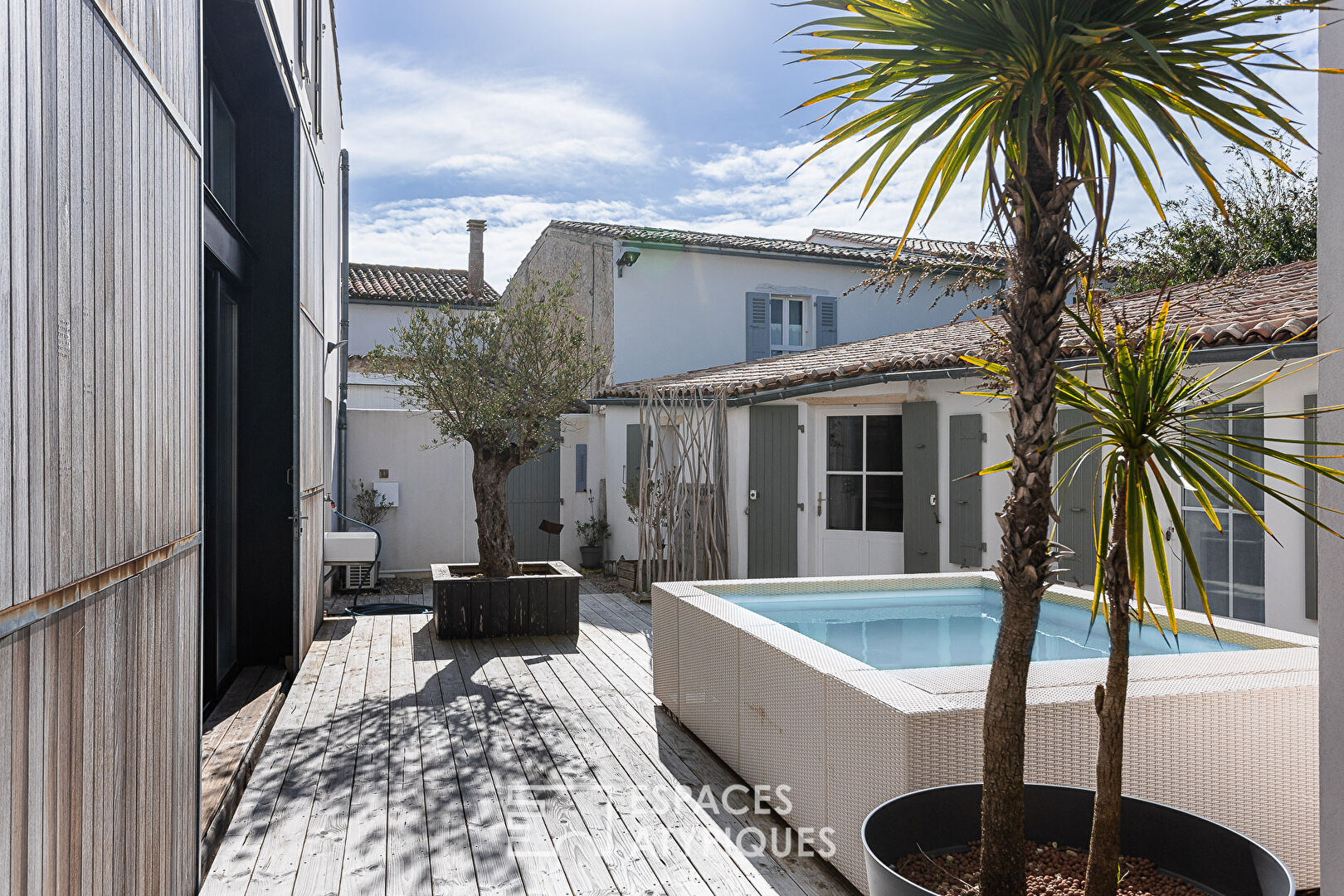 Ancien chai viticole réhabilité en loft