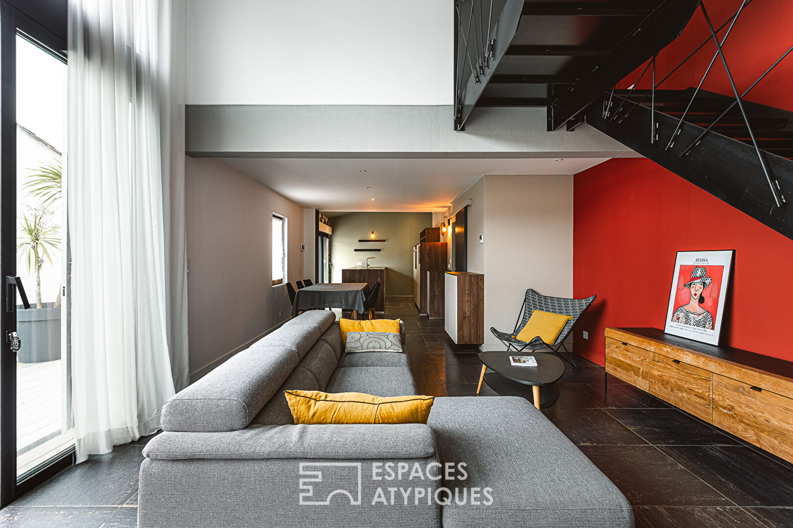 Ancien chai viticole réhabilité en loft