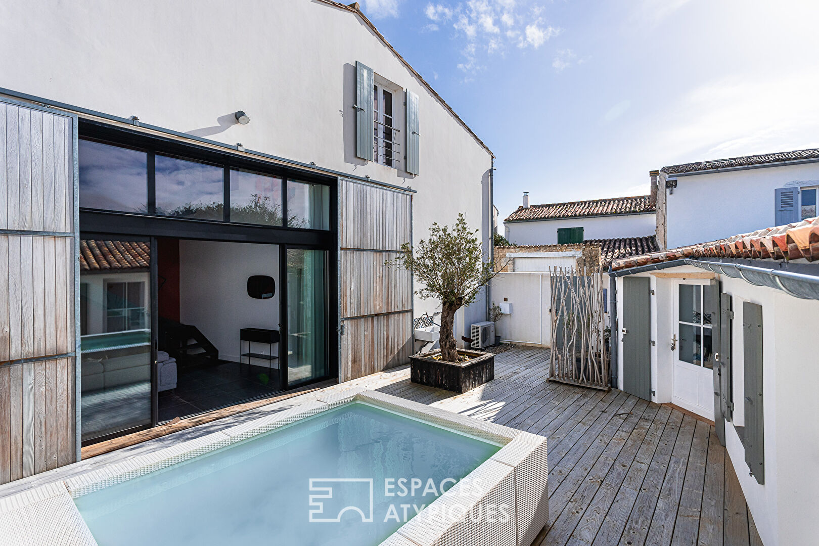 Ancien chai viticole réhabilité en loft