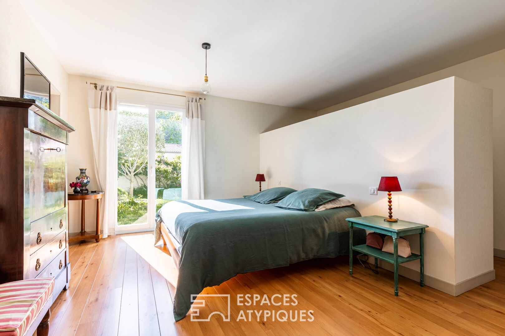 Villa avec gîte sur les hauteurs du village