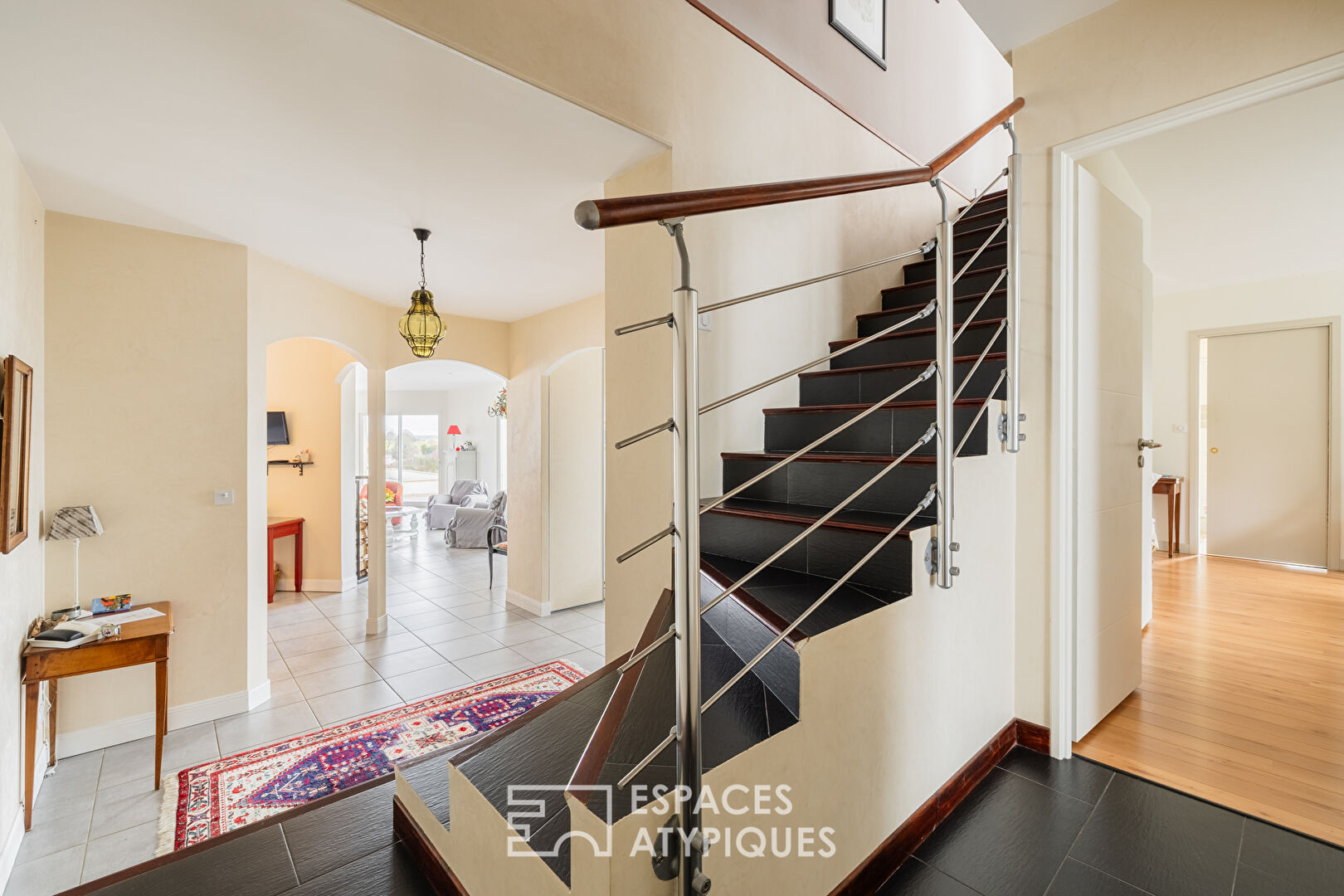 Villa avec gîte sur les hauteurs du village