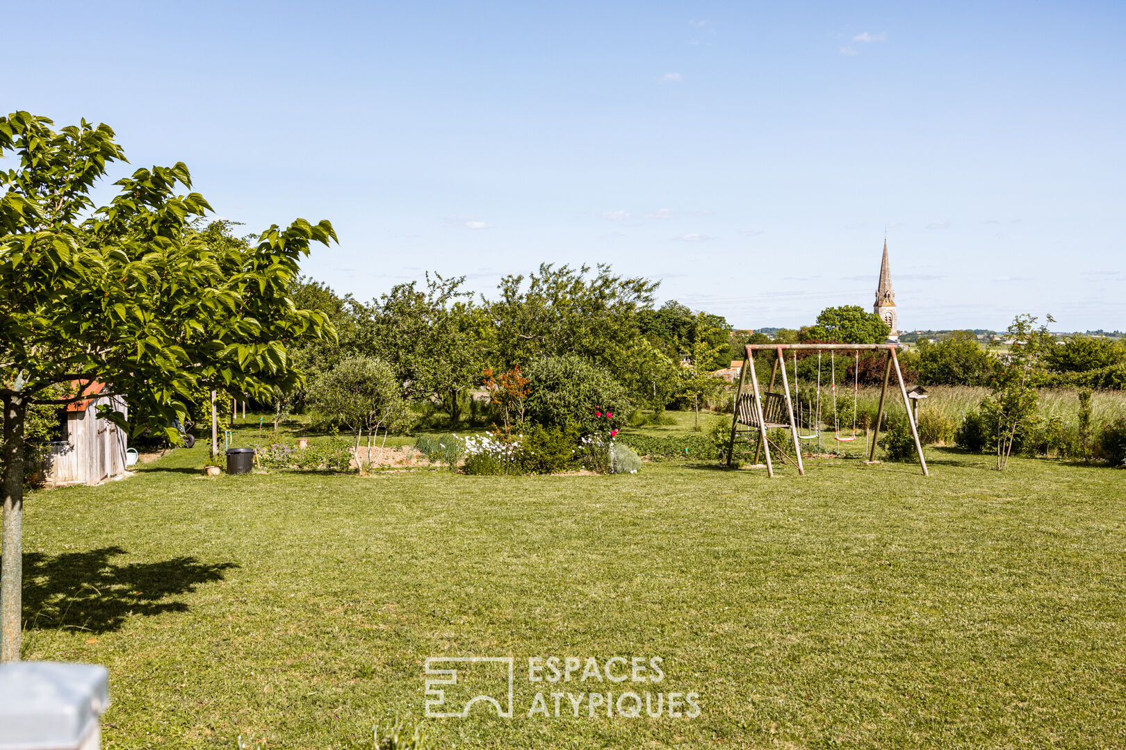 Villa avec gîte sur les hauteurs du village