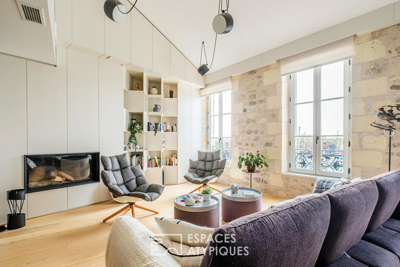 Pièce de vie, maison-appartement à vendre face au Vieux-Port de La Rochelle