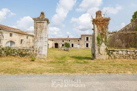 Authentique corps de ferme charentais à réinventer