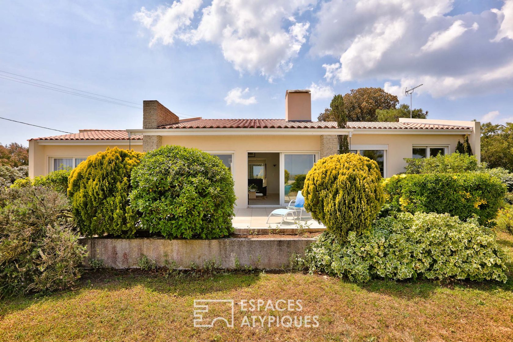 Villa de caractère avec vue imprenable sur la mer