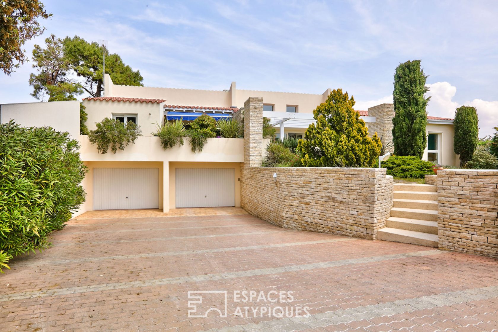 Villa de caractère avec vue imprenable sur la mer