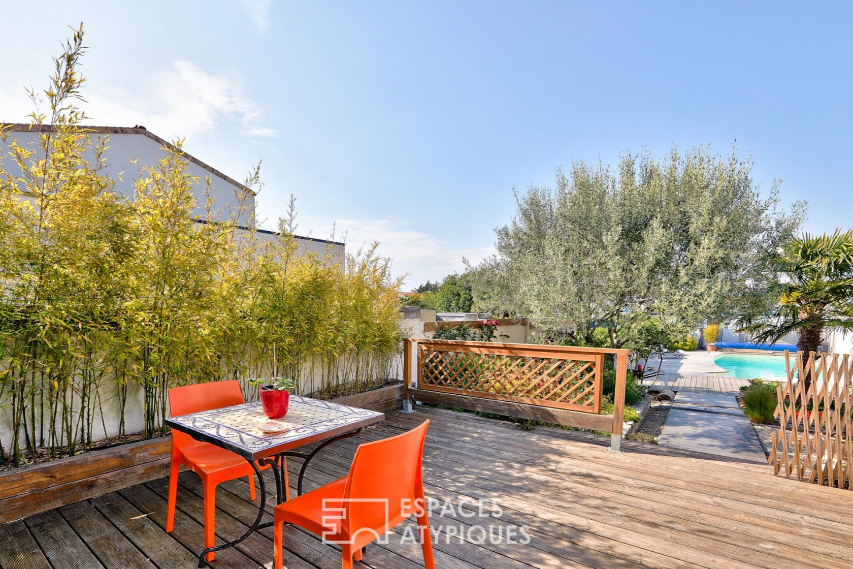 Villa avec terrasse sur le toit face à la mer