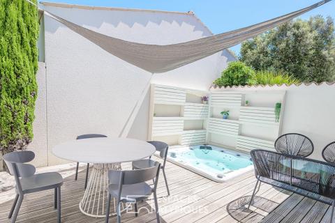 Maison rénovée avec patio et spa