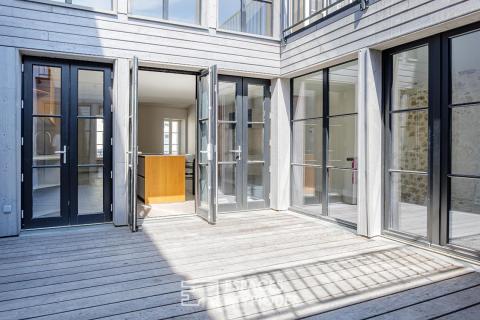 Maison-loft d&rsquo;exception au coeur du joli quartier Saint-Nicolas
