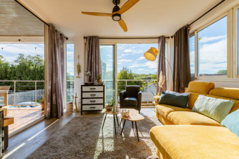 Maison familiale aux multiples facettes, entre convivialité et douceur de vivre