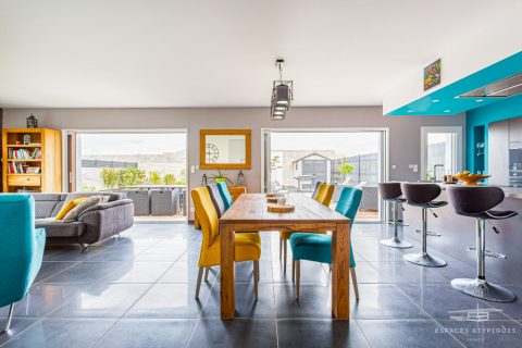 JOLIE CONTEMPORAINE AUX COULEURS MODERNES