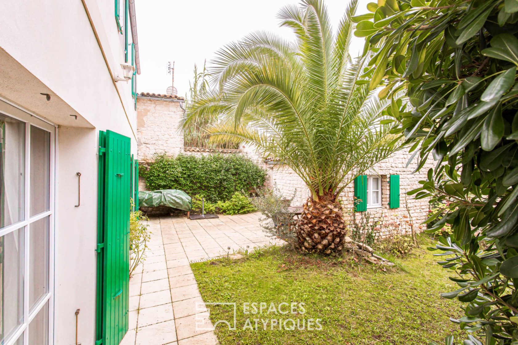 VENDUE PAR NOTRE AGENCE – Ancienne grange authentique en coeur de village