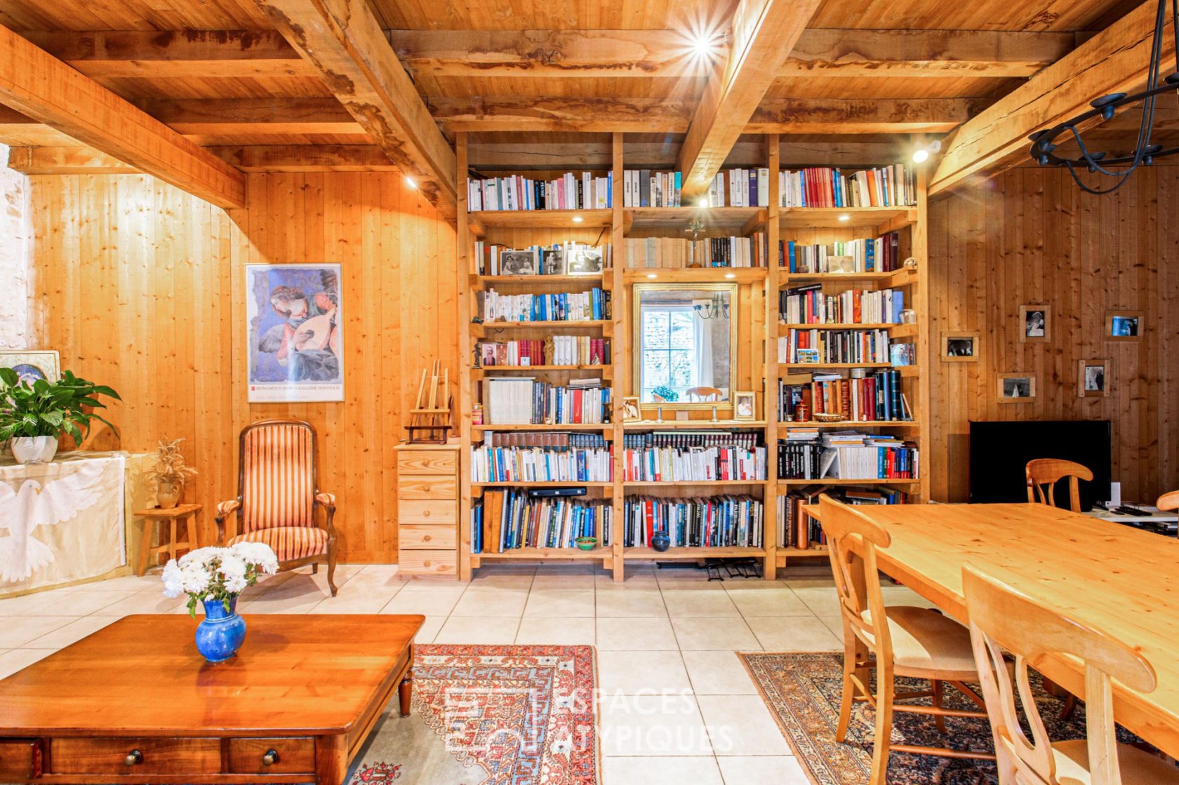 VENDUE PAR NOTRE AGENCE – Ancienne grange authentique en coeur de village