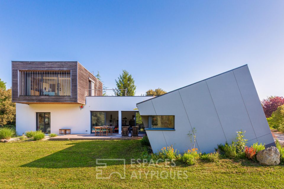 17100 SAINTES - Cubique d'architecte dans écrin de verdure - Réf. EALR387-1