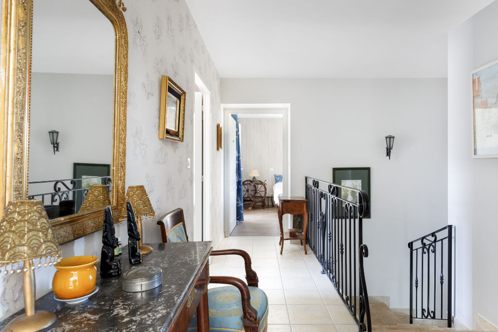 Maison d’architecte avec piscine intérieure