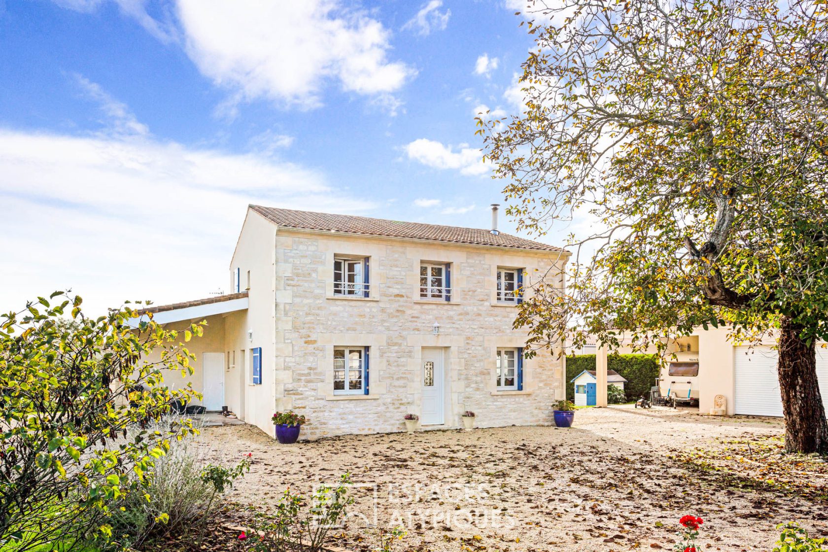 Contemporaine familiale à l’esprit Charentais