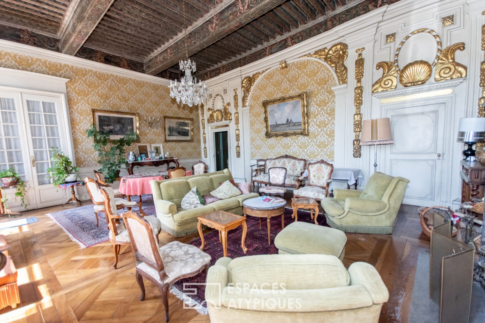 EXCEPTIONAL RESIDENCE IN THE HEART OF CREST