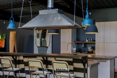 SUPERBE REHABILITATION D’UNE ANCIENNE USINE EN BORD DE RIVIERE