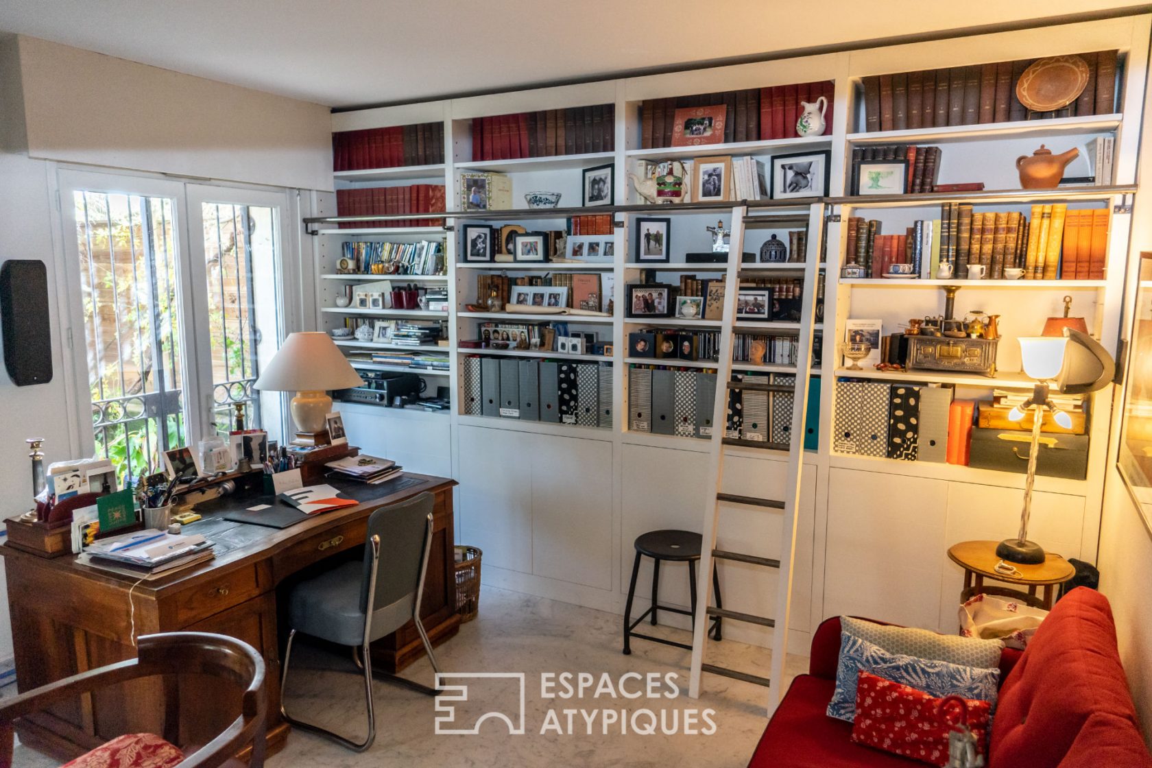 House with charm, tranquility and swimming pool in the center of Valencia