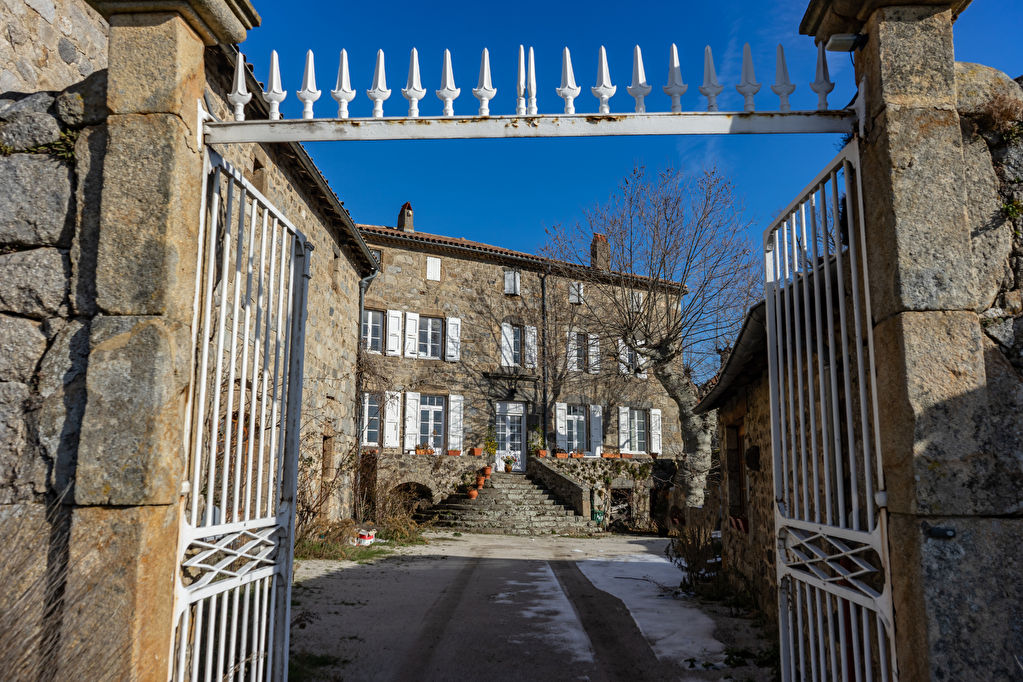 Magnificent residence on a property of 16 ha
