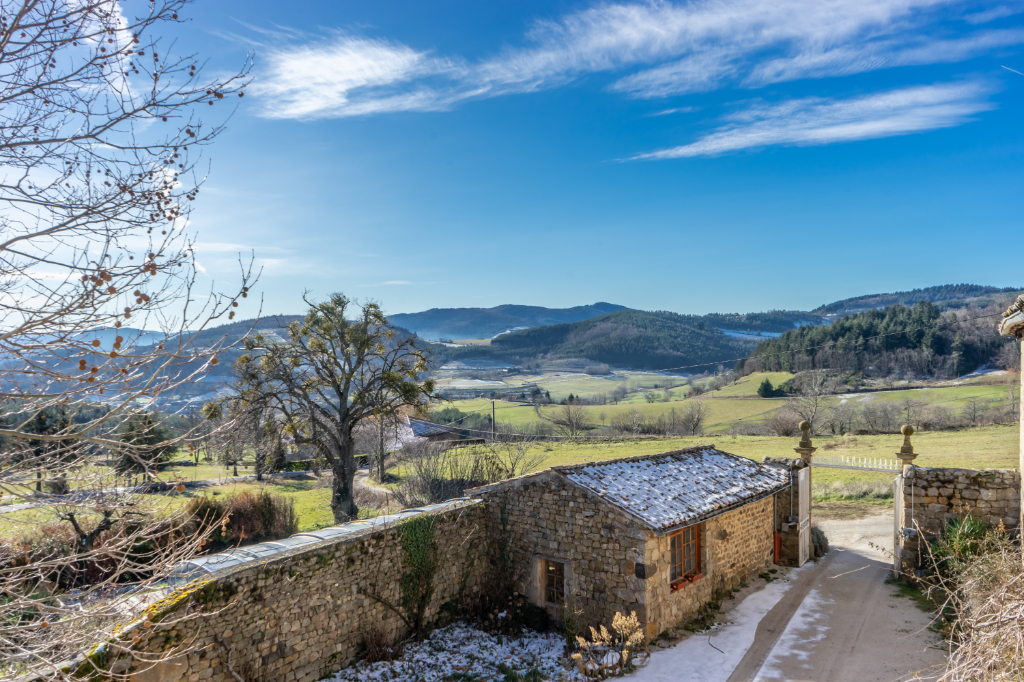 Magnificent residence on a property of 16 ha