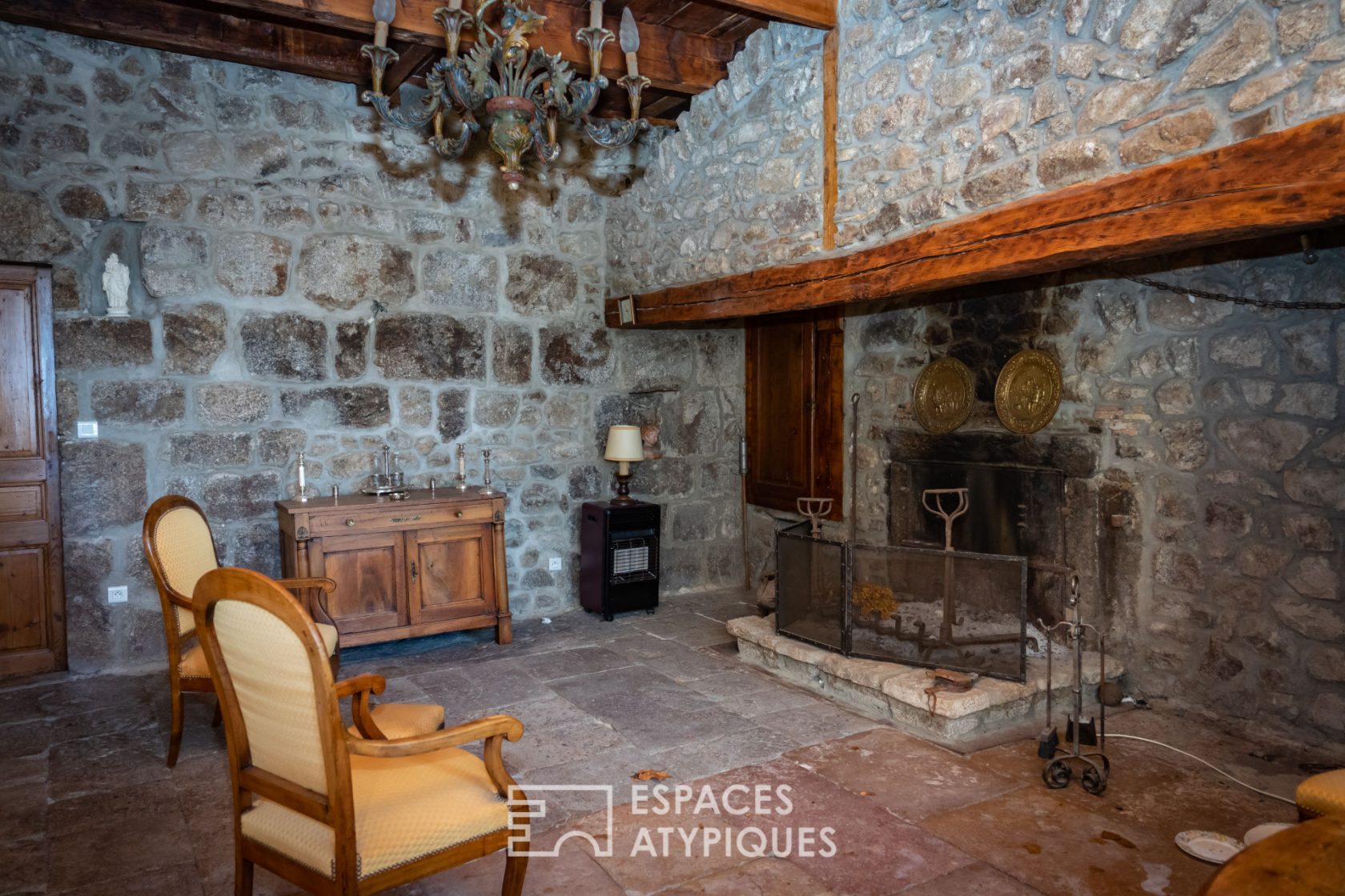 Magnificent residence on a property of 16 ha
