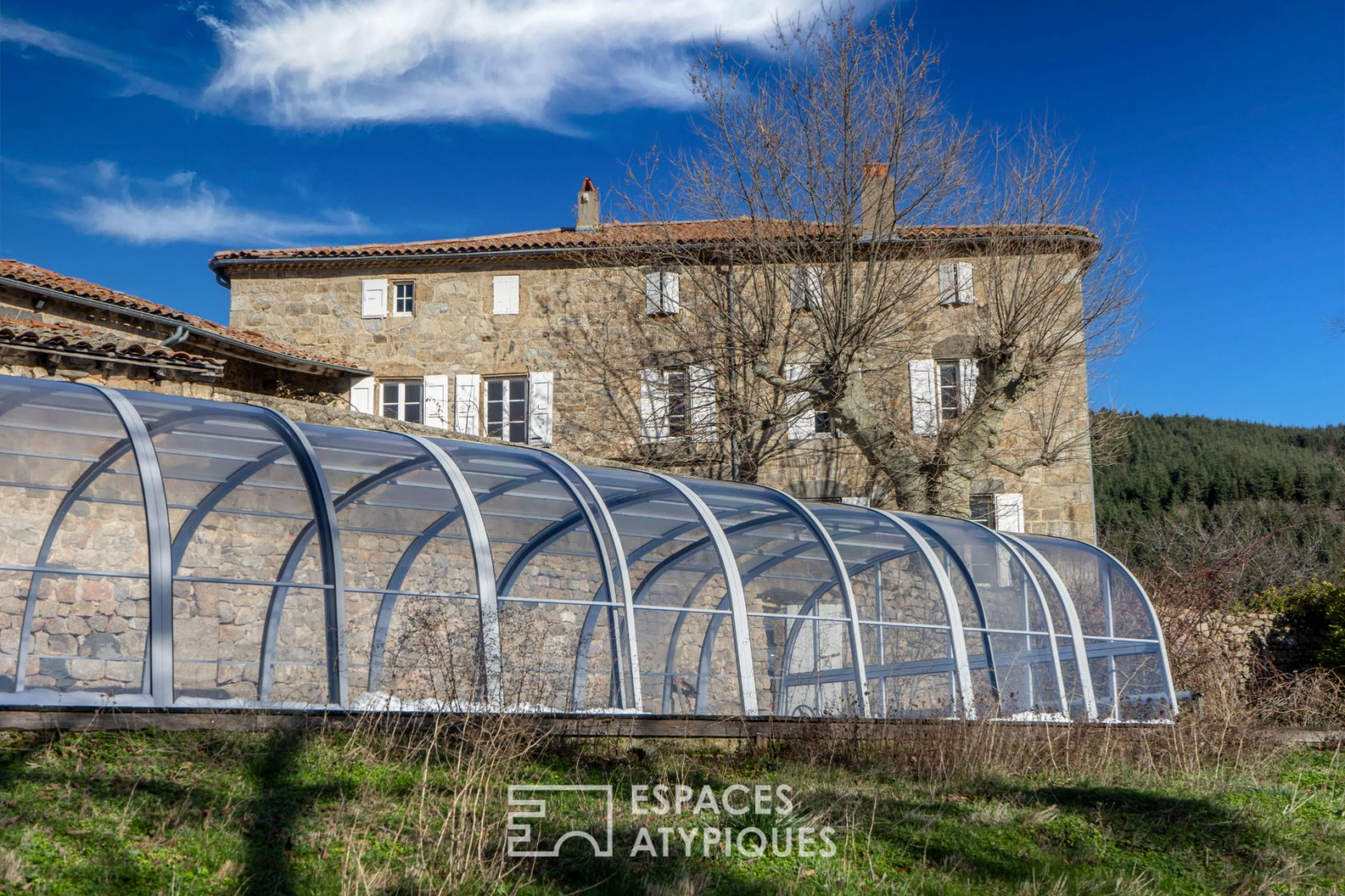 Magnificent residence on a property of 16 ha