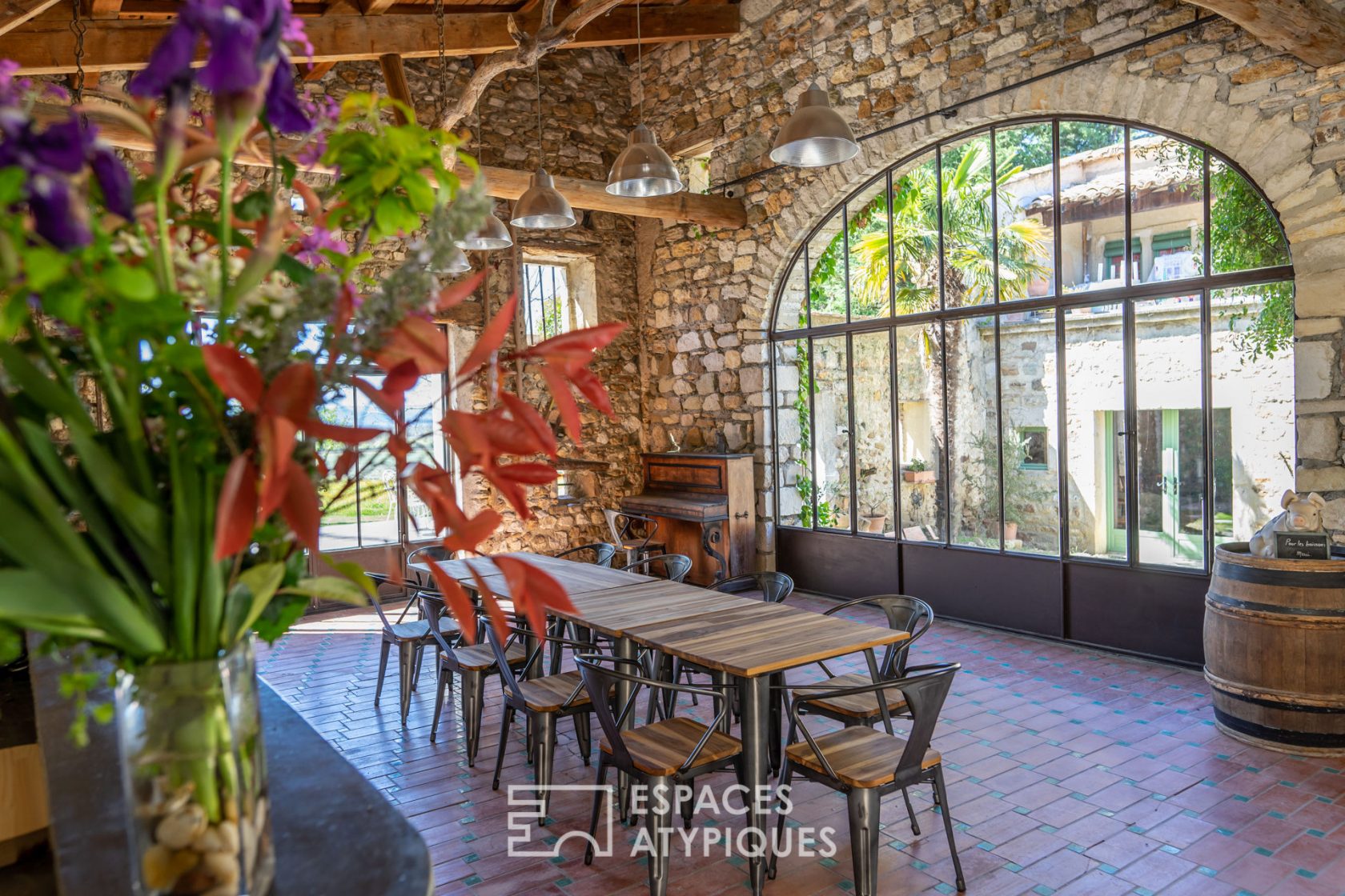 Around an inner courtyard