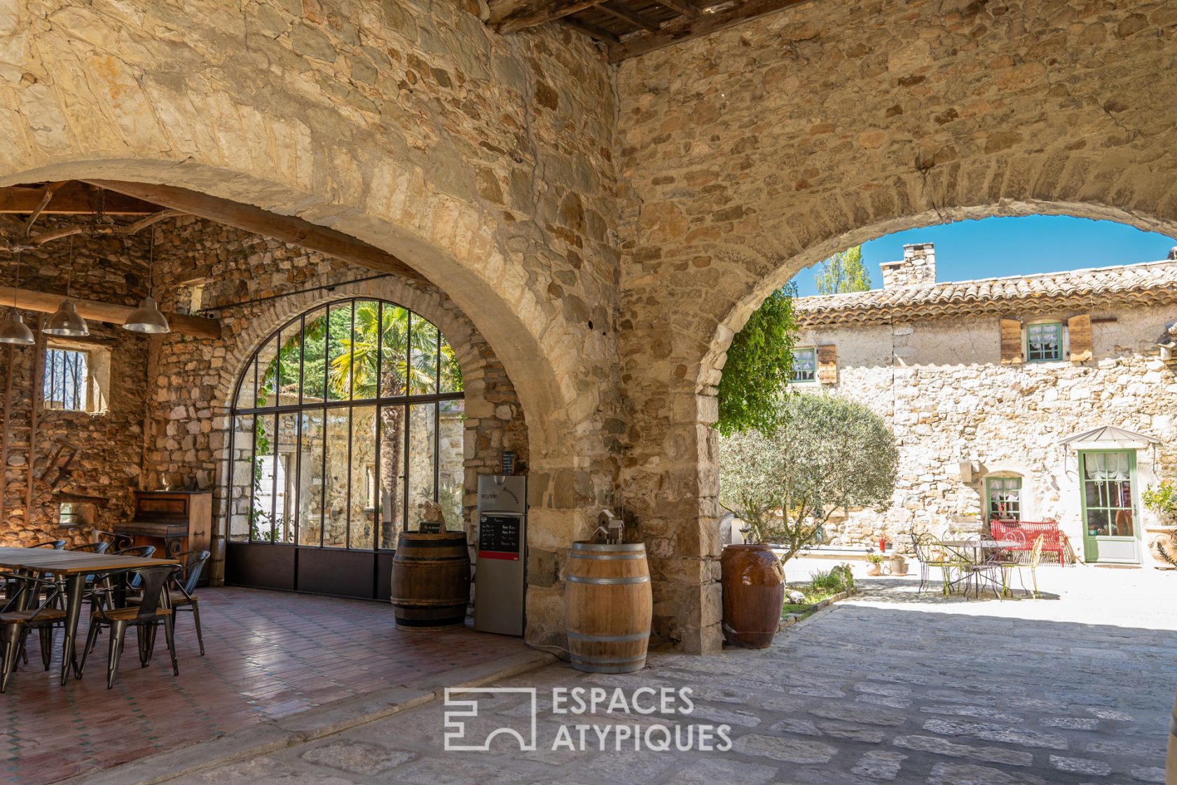 Around an inner courtyard