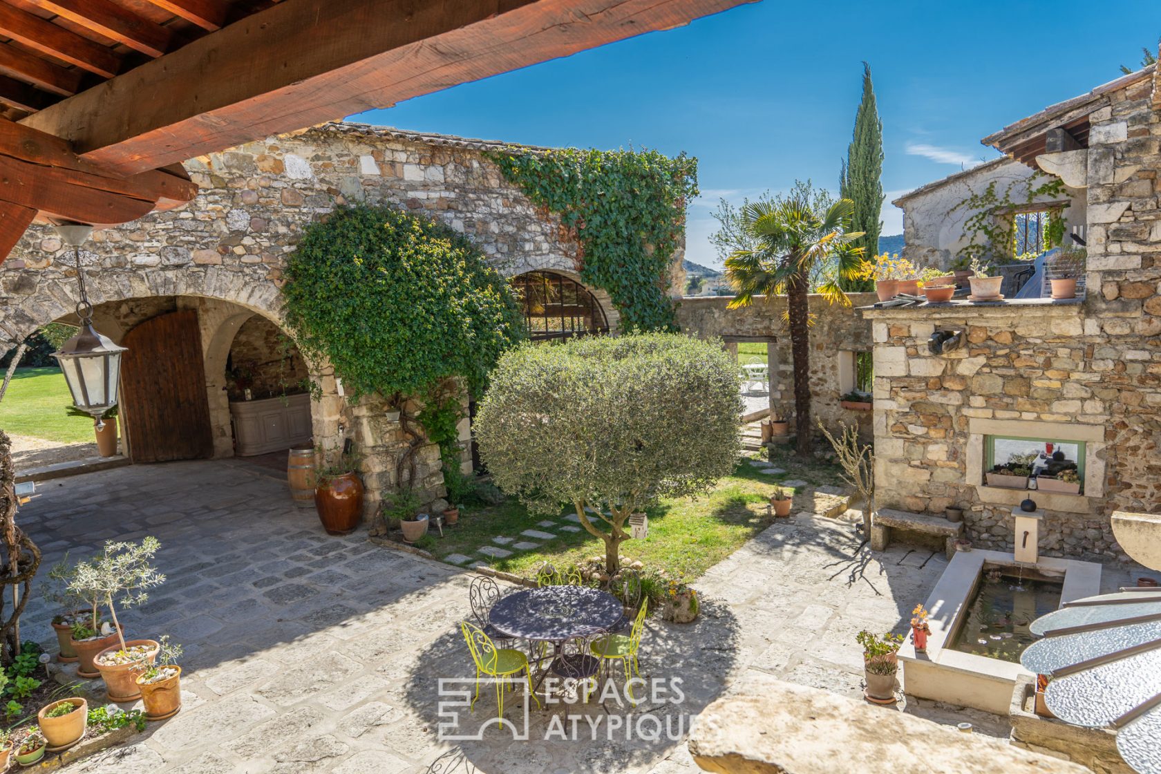 Around an inner courtyard
