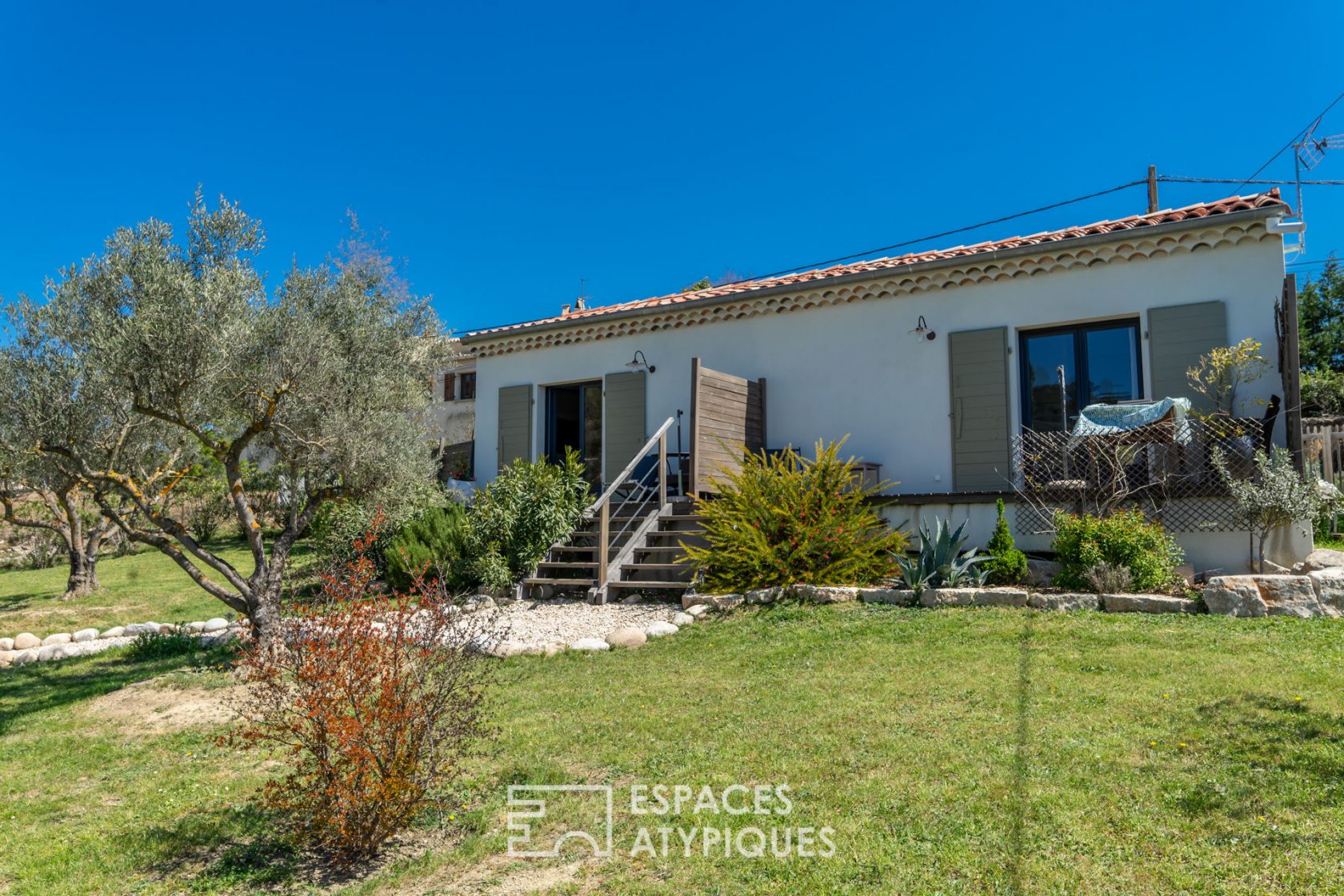 Magnificent renovated farmhouse in the South Ardèche