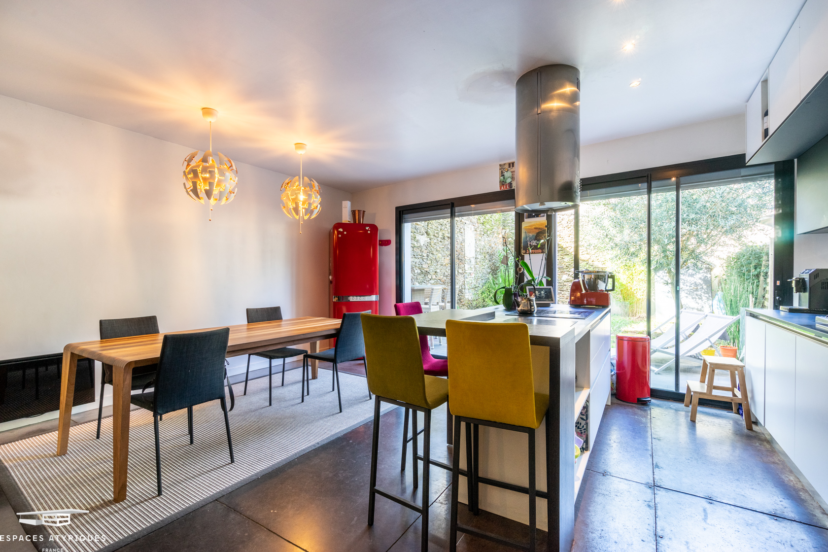 LOFT EN DUPLEX AVEC TERRASSE ET JARDIN