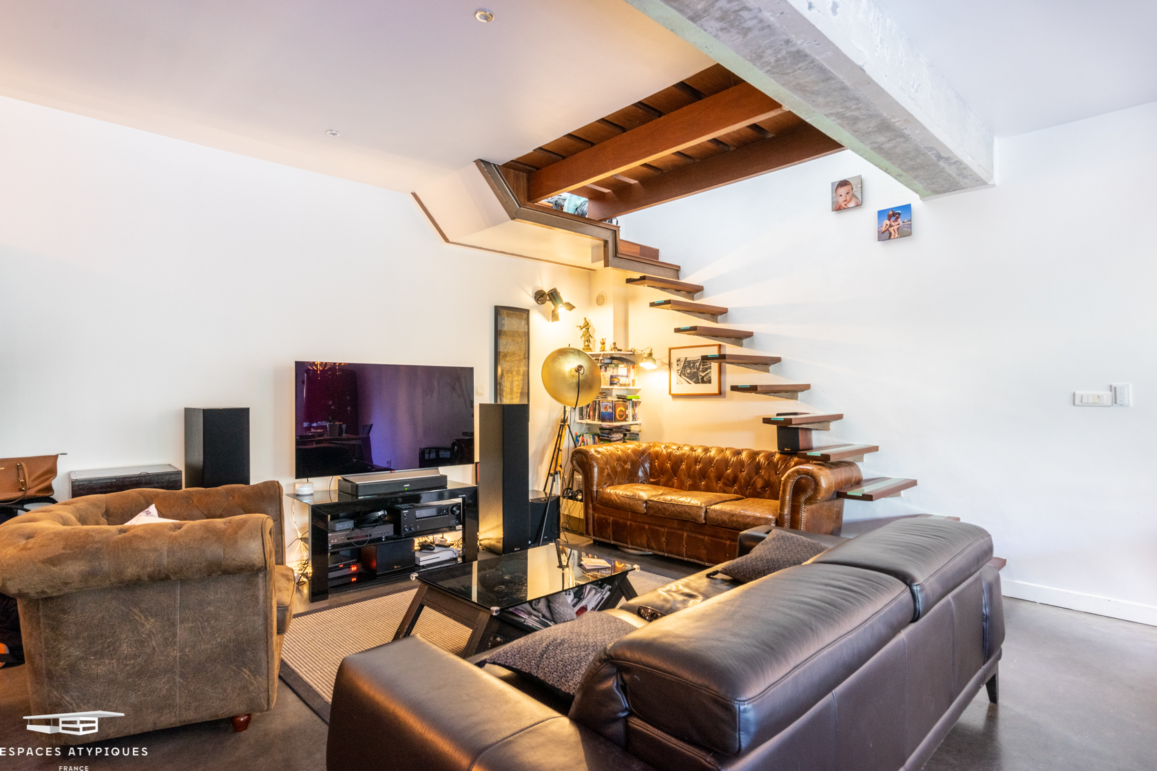 LOFT EN DUPLEX AVEC TERRASSE ET JARDIN