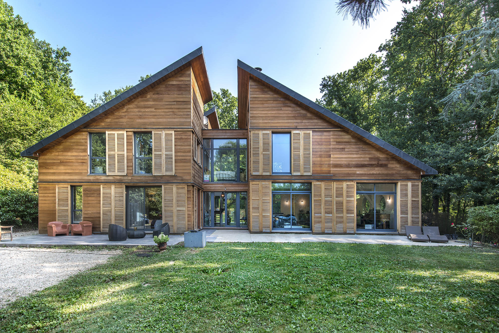 tour de maison en bois